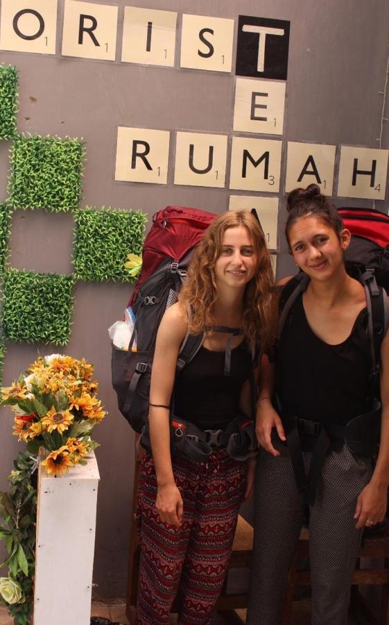 Rumah Teman Backpacker Semarang Esterno foto